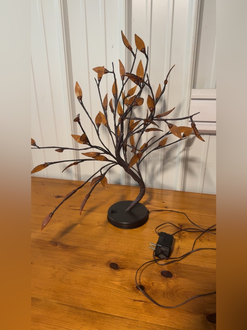 Artificial tree / branches. Lit. Plug in